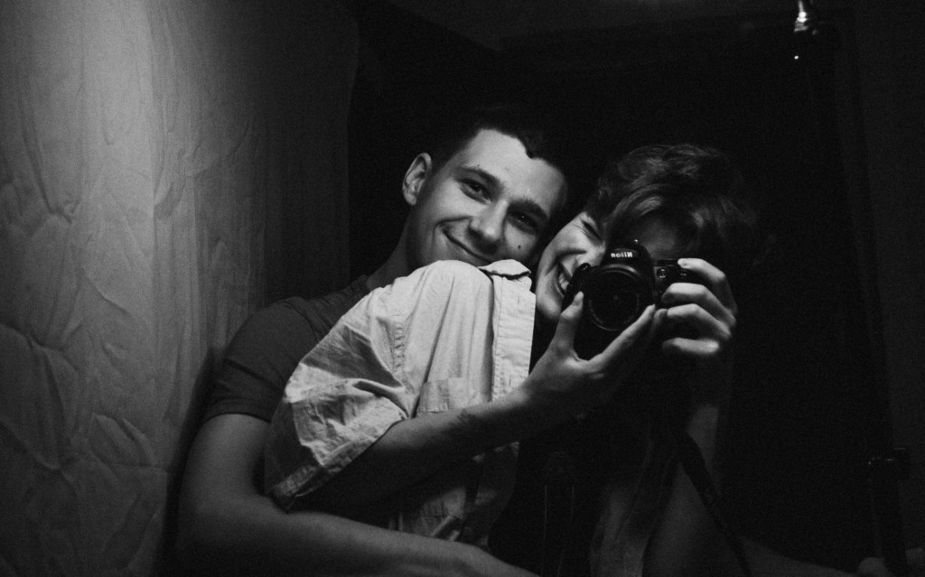 Photo Eduard Sheryshev. Happy couple in black and white.